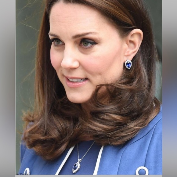 Gorgeous sapphire Necklace and Earrings set 😍 - Picture 5 of 16